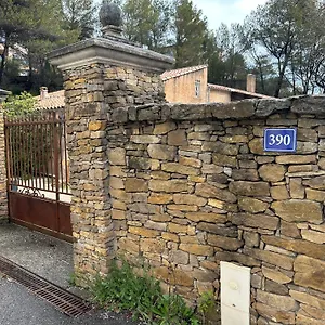  Hébergement de vacances Maison Au Pied De La Sainte Victoire